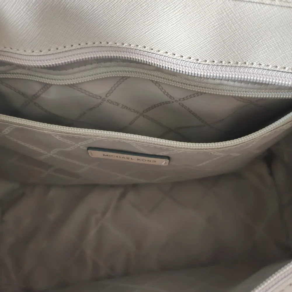 Michael Kors Jet Set Tote Large - Picture 5 of 7